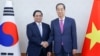 Thủ tướng Việt Nam Phạm Minh Chính (trái) và Thủ tướng Hàn Quốc Han Duck Soo gặp nhau vào ngày 2/7/2024 trong chuyến thăm chính thức của ông Phạm Minh Chính đến Hàn Quốc.